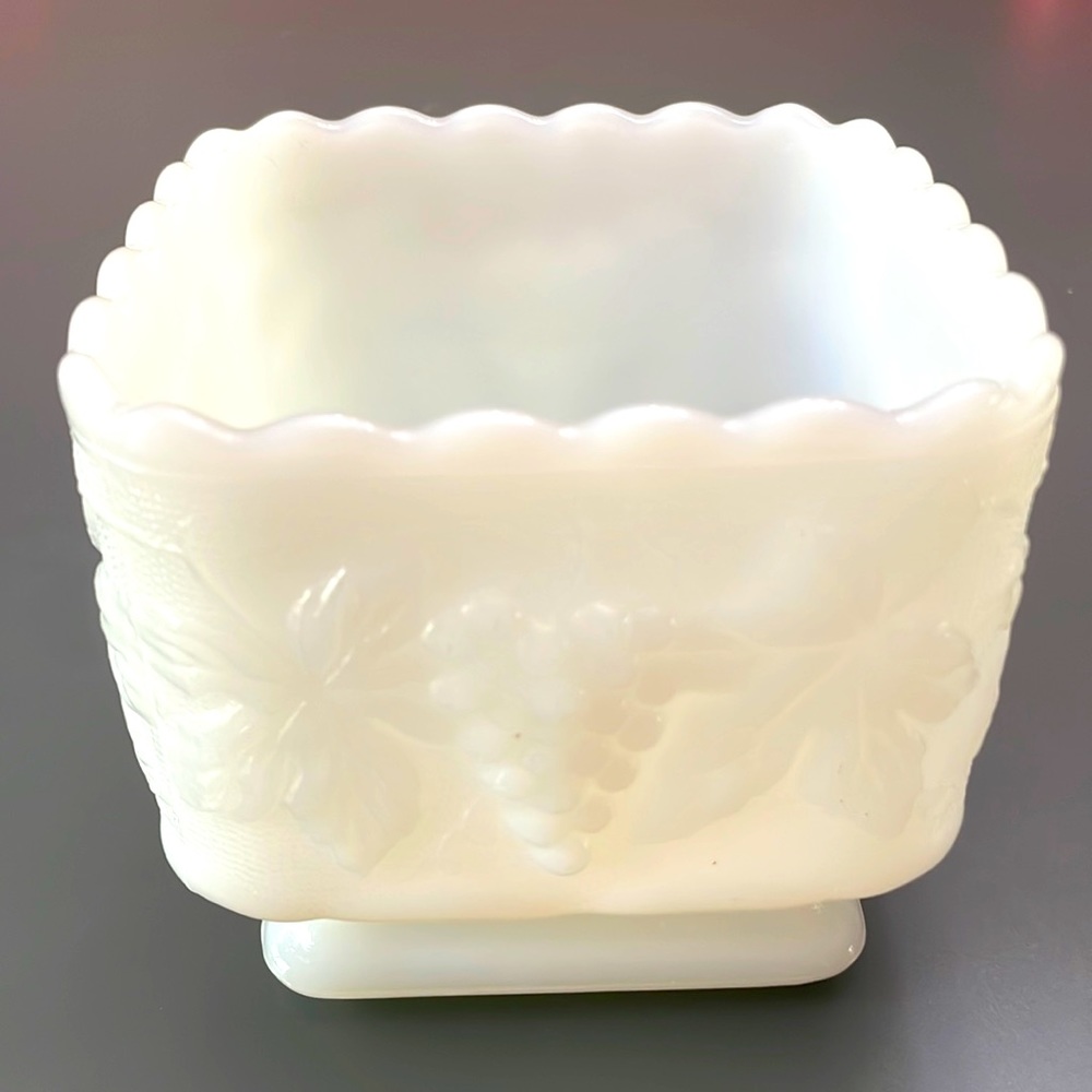 Anchor Hocking Milk Glass Grapes/Leaves 4 1/4" Square footed Candy Dish/Planter